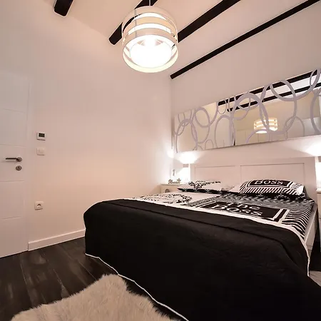 Tyra Delux Apartmán *