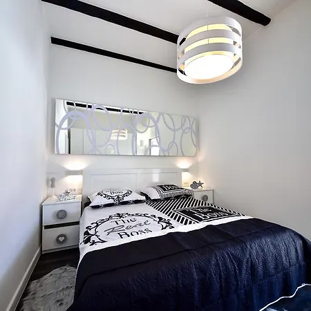 Tyra Delux Apartmán *