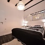 Tyra Delux Apartman *