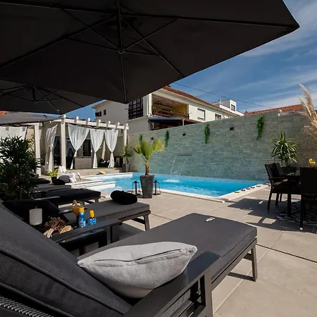 Tyra Delux Apartament