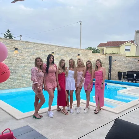 Tyra Delux Apartman Zára
