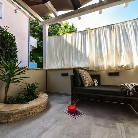 Apartman Tyra Delux *