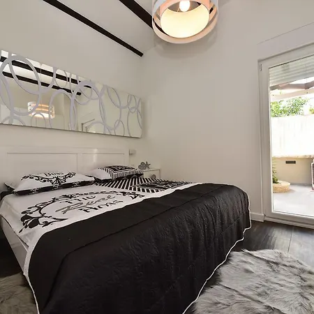 Apartman Tyra Delux *